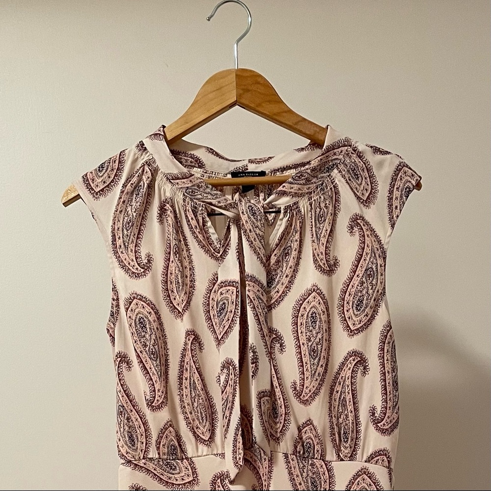 Ann Taylor Paisley Sleeveless Tie Neck Flowy Sheath Midi Dress - Picture 3 of 9